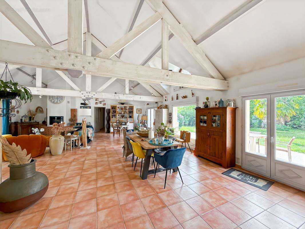 Maison à YVOY-LE-MARRON