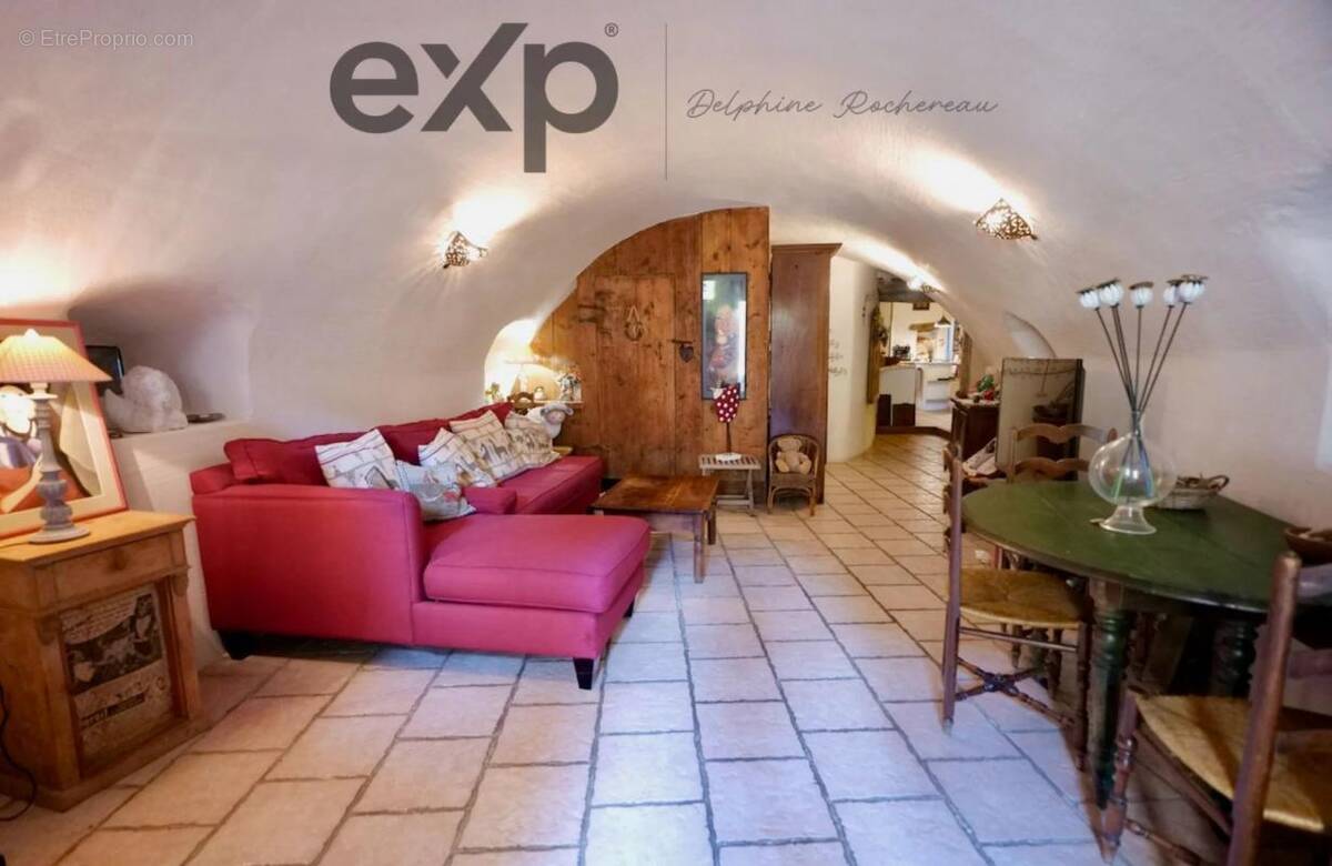 Maison à MENTHON-SAINT-BERNARD