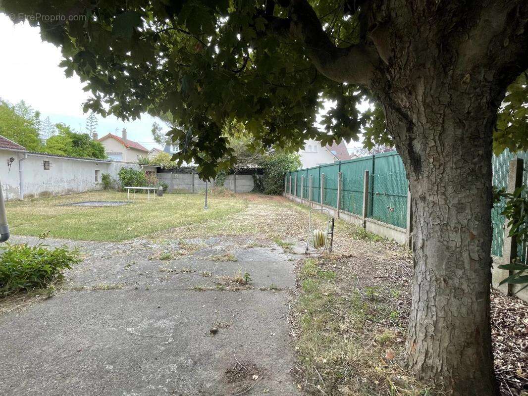 Terrain à CONFLANS-SAINTE-HONORINE