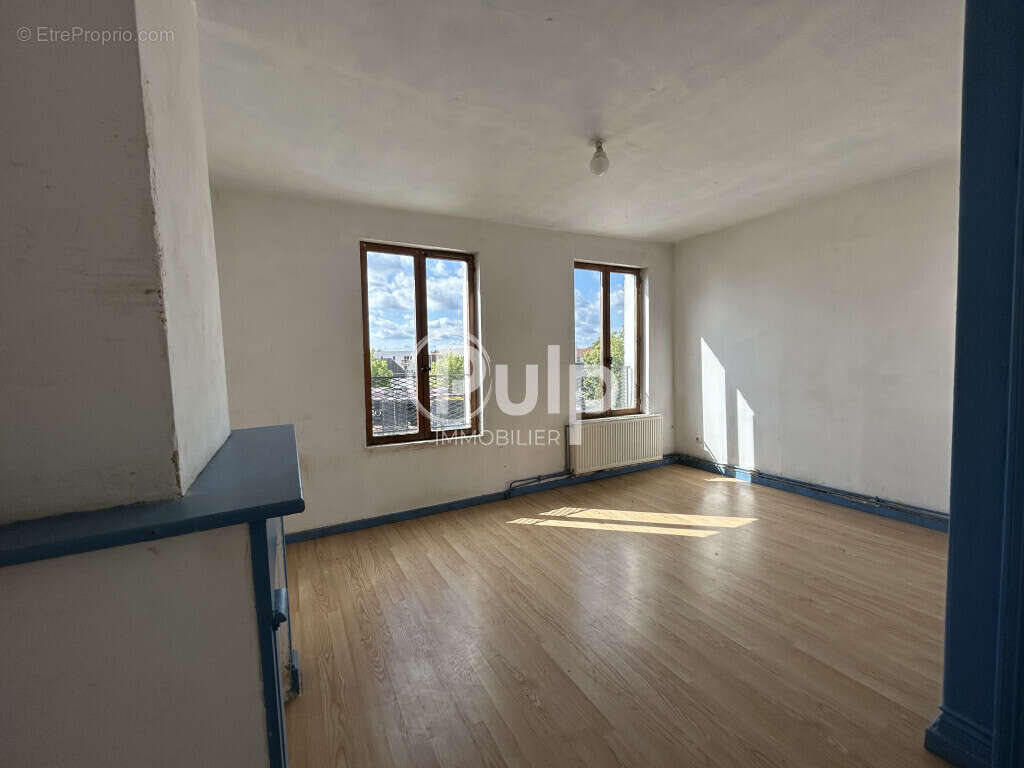 Maison à BRUAY-LA-BUISSIERE