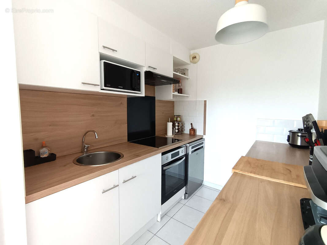 Appartement à SAINTE-FOY-DE-PEYROLIERES