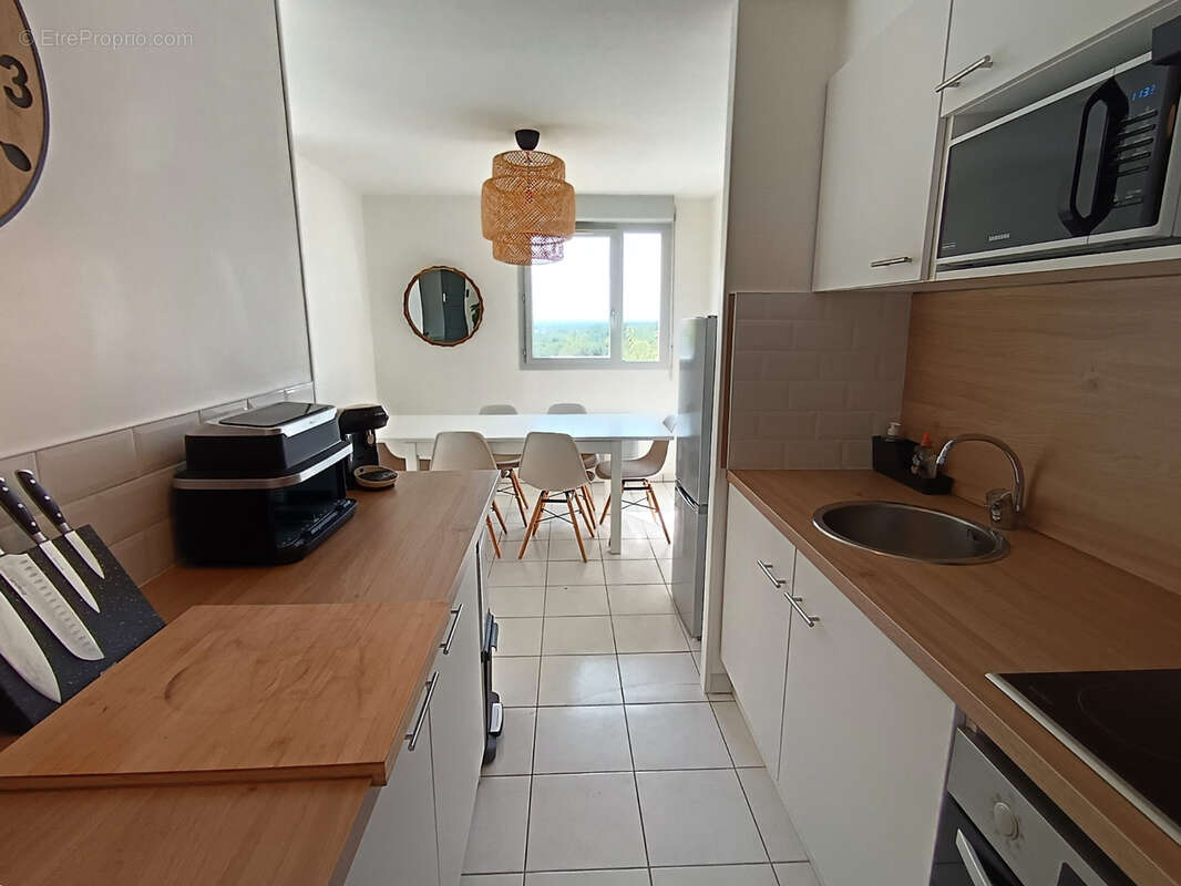 Appartement à SAINTE-FOY-DE-PEYROLIERES