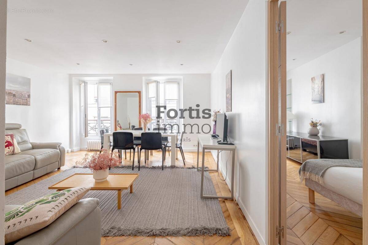 Appartement à PARIS-10E
