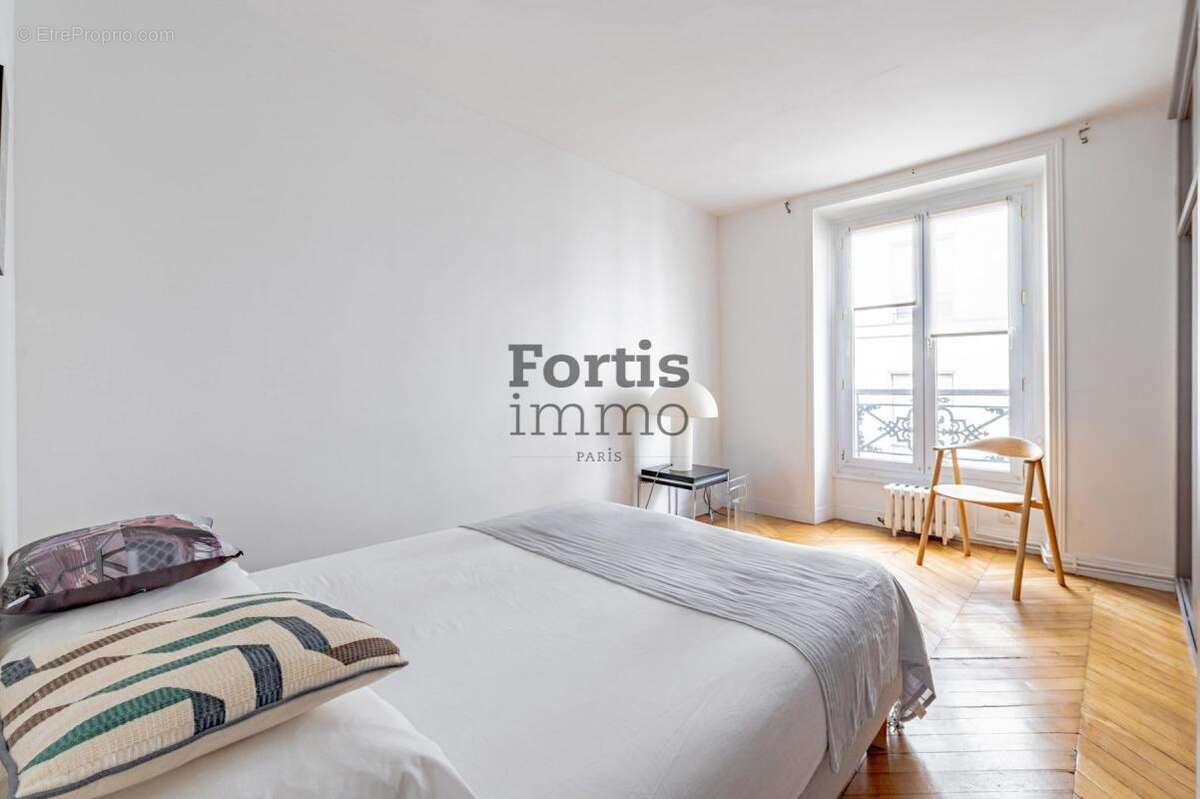 Appartement à PARIS-10E