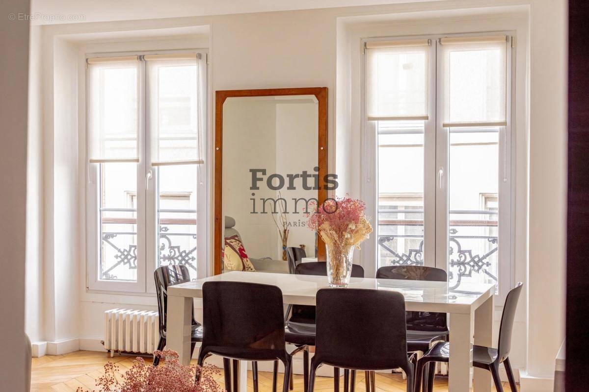 Appartement à PARIS-10E