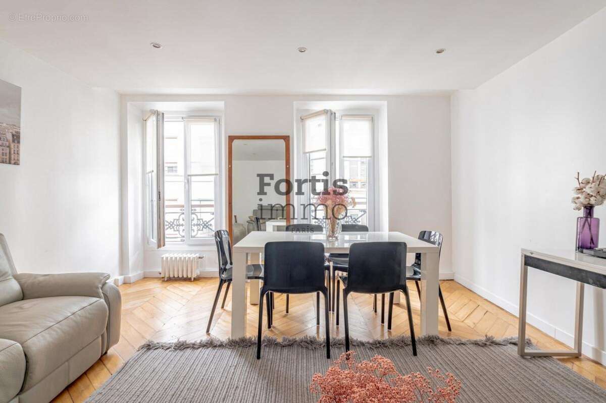 Appartement à PARIS-10E