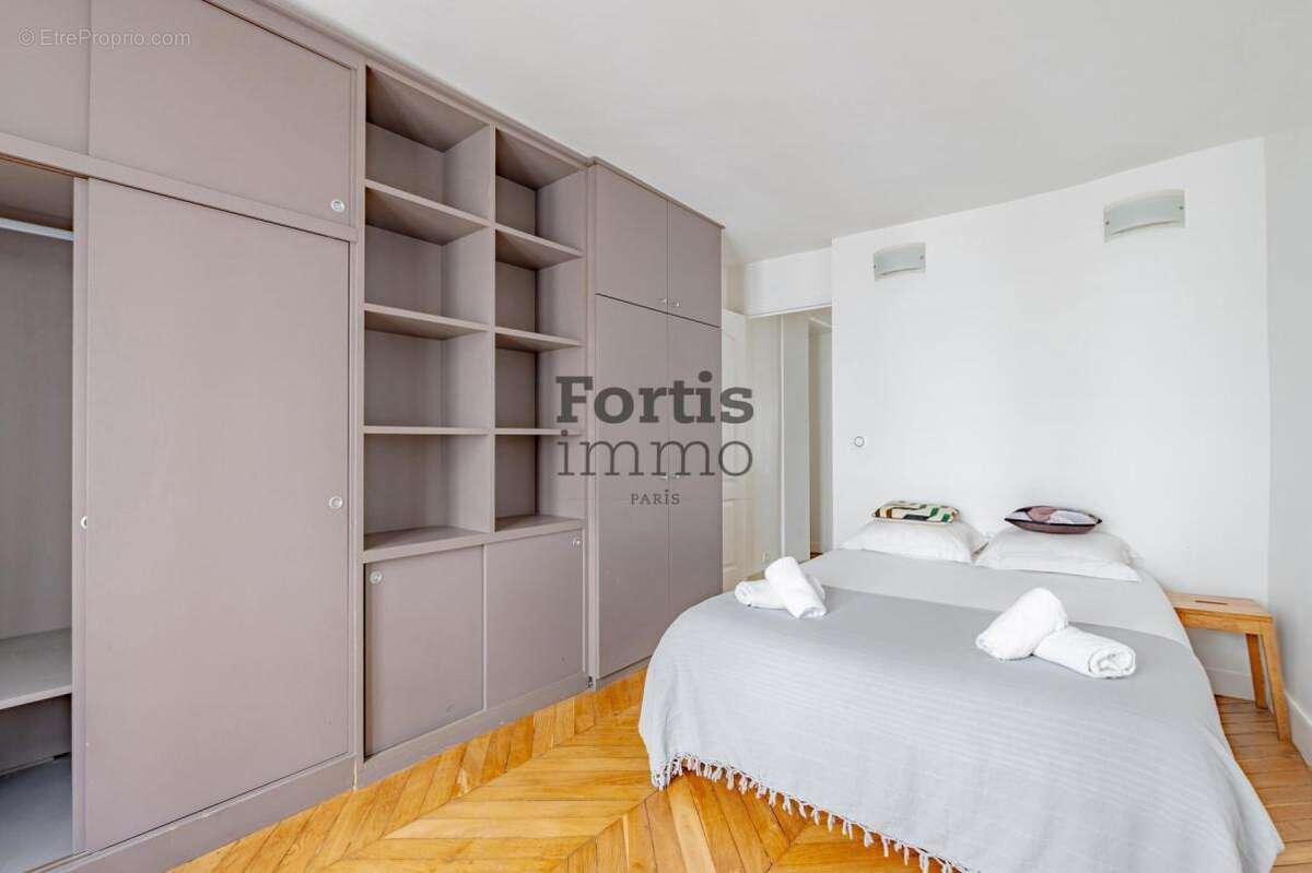 Appartement à PARIS-10E