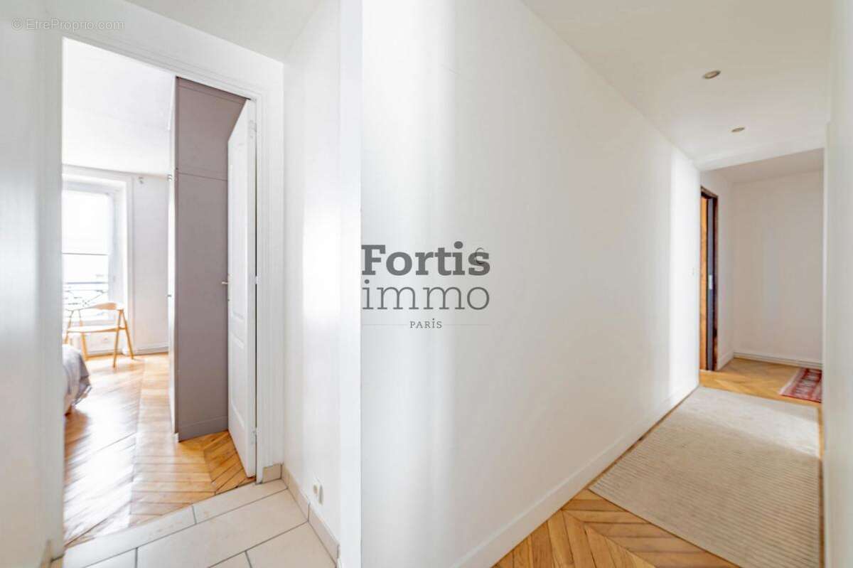 Appartement à PARIS-10E