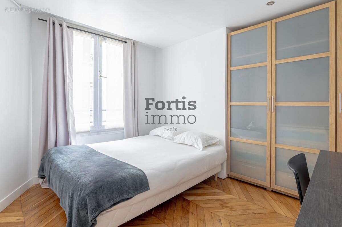 Appartement à PARIS-10E