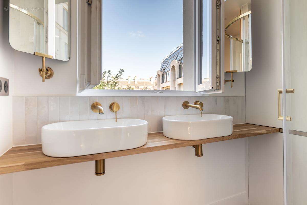 Appartement à PARIS-4E