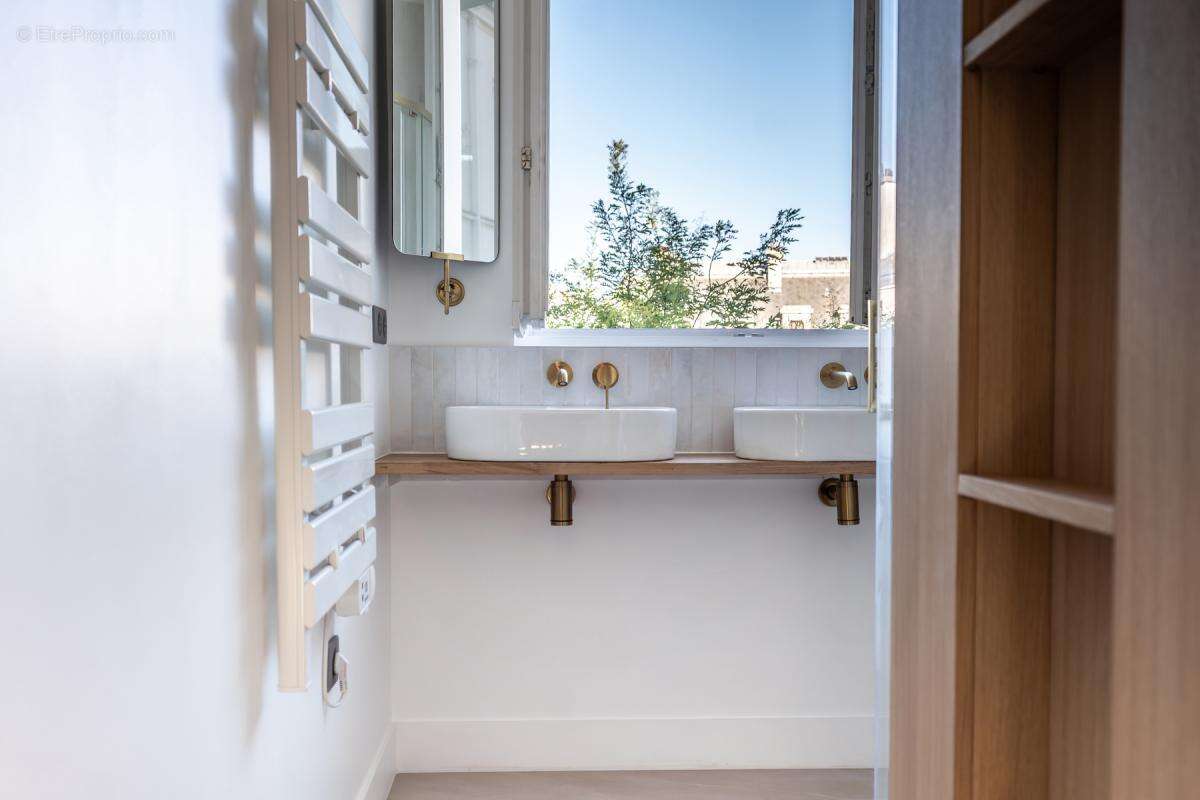 Appartement à PARIS-4E