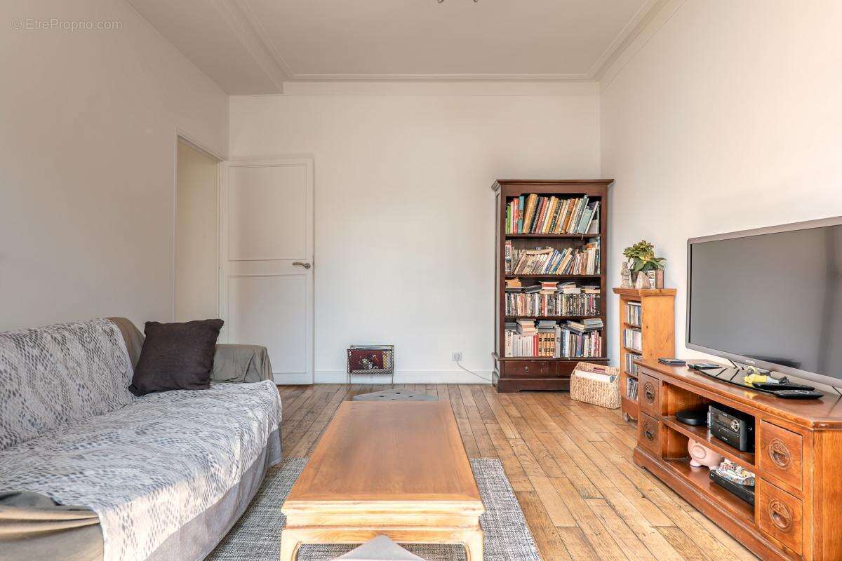 Appartement à PARIS-1E