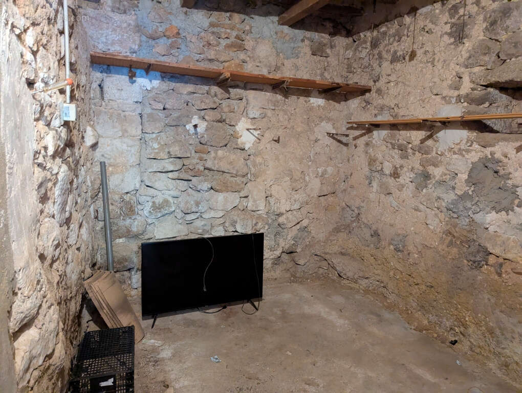 Maison à THEZAN-DES-CORBIERES