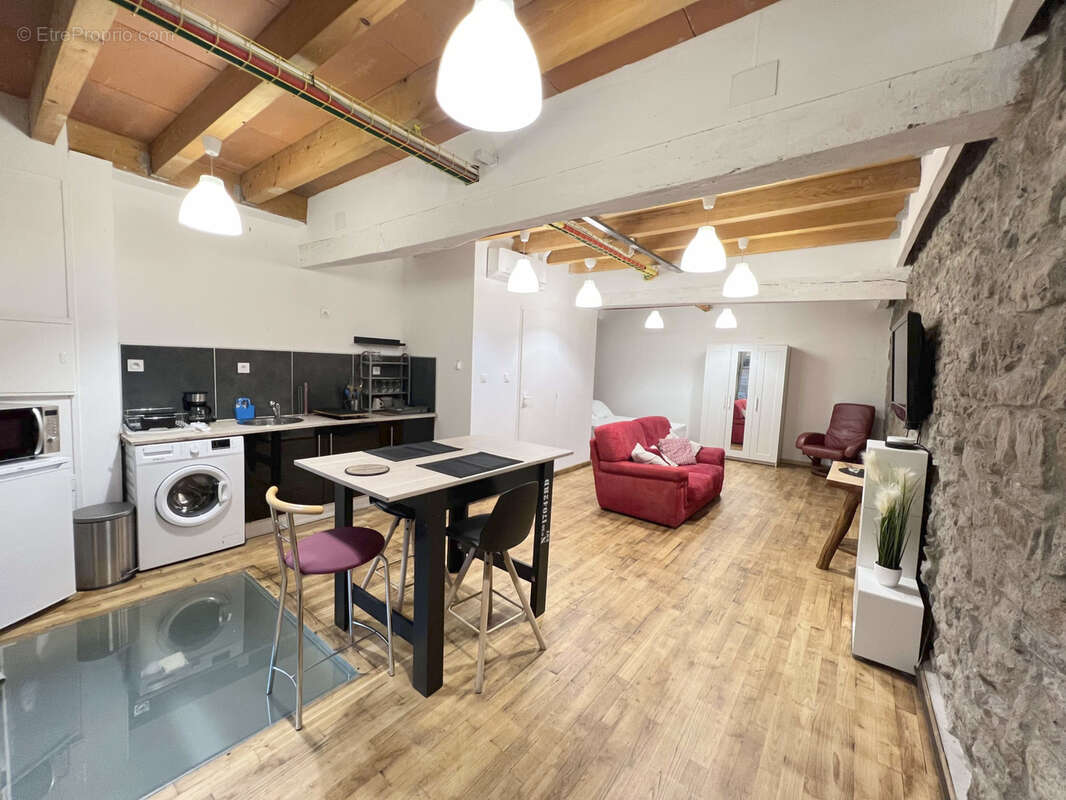 Appartement à SAINT-ETIENNE