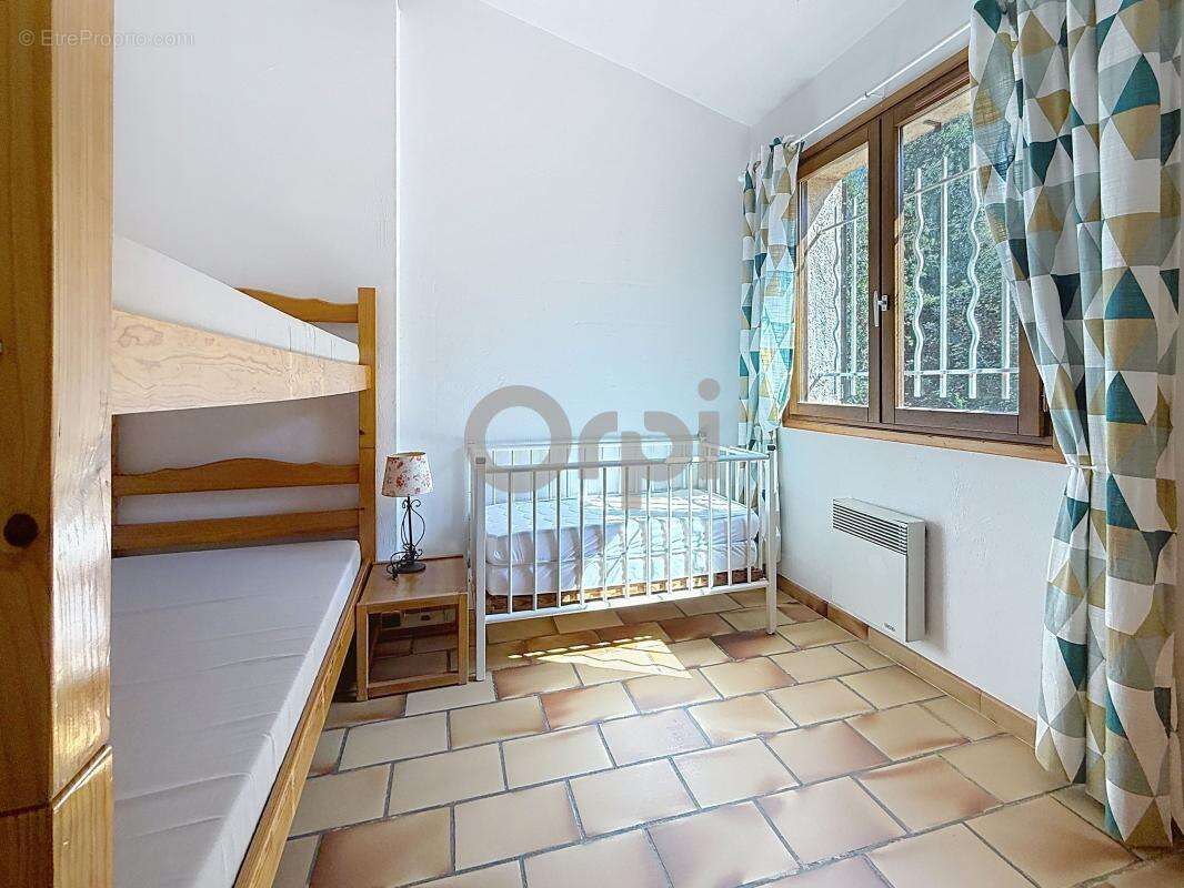 Maison à ROQUEBRUNE-SUR-ARGENS