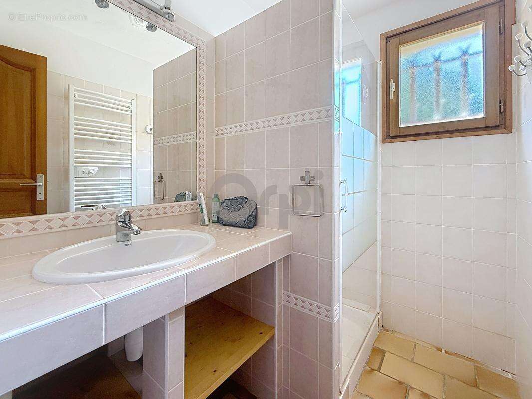 Maison à ROQUEBRUNE-SUR-ARGENS