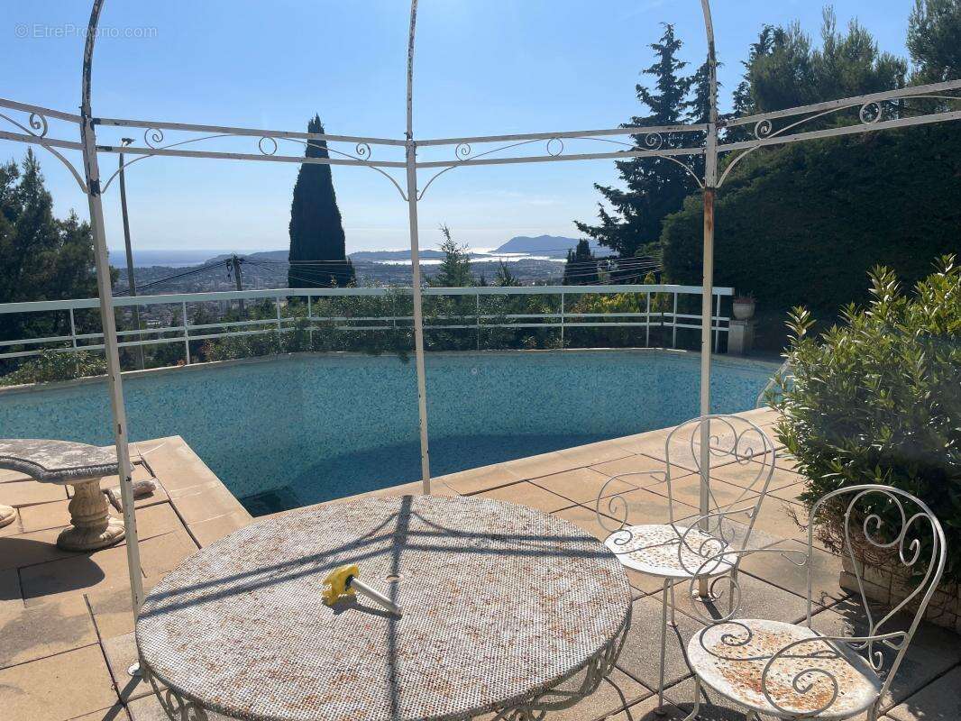 Maison à LA VALETTE-DU-VAR