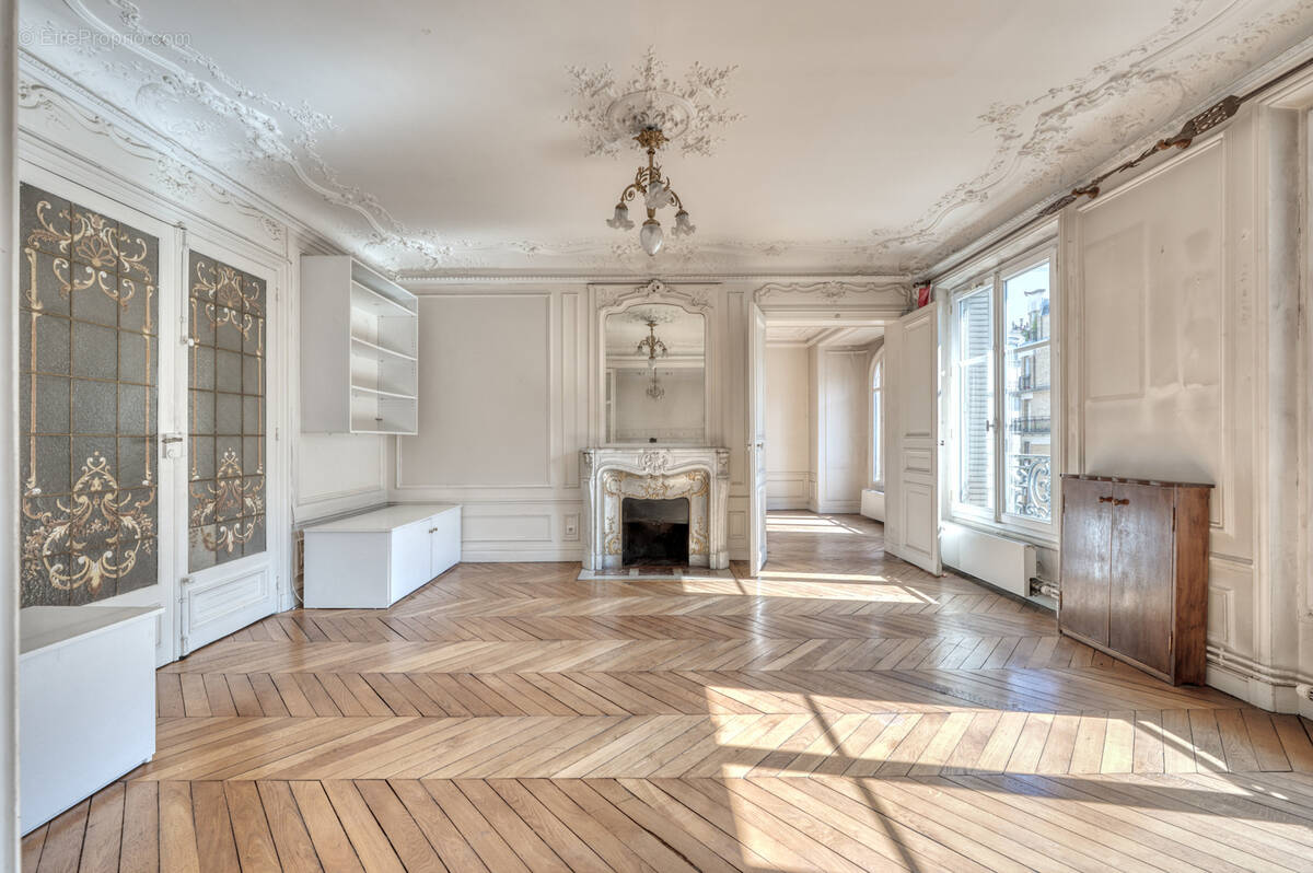 Appartement à PARIS-18E