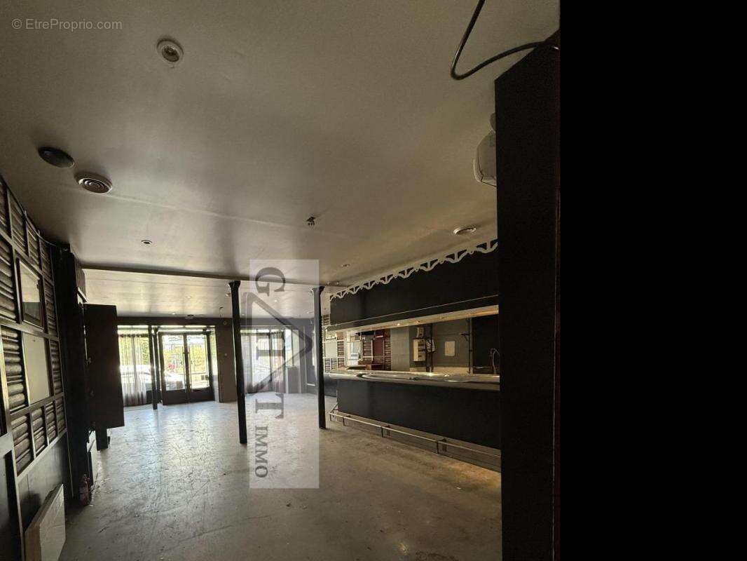 Commerce à SAINT-DENIS