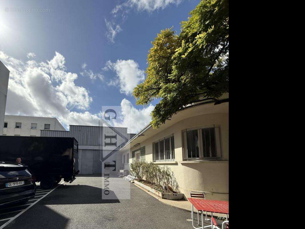 Commerce à SAINT-DENIS