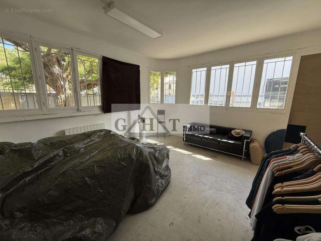 Commerce à SAINT-DENIS