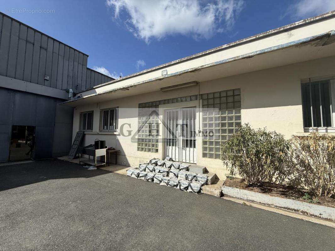 Commerce à SAINT-DENIS