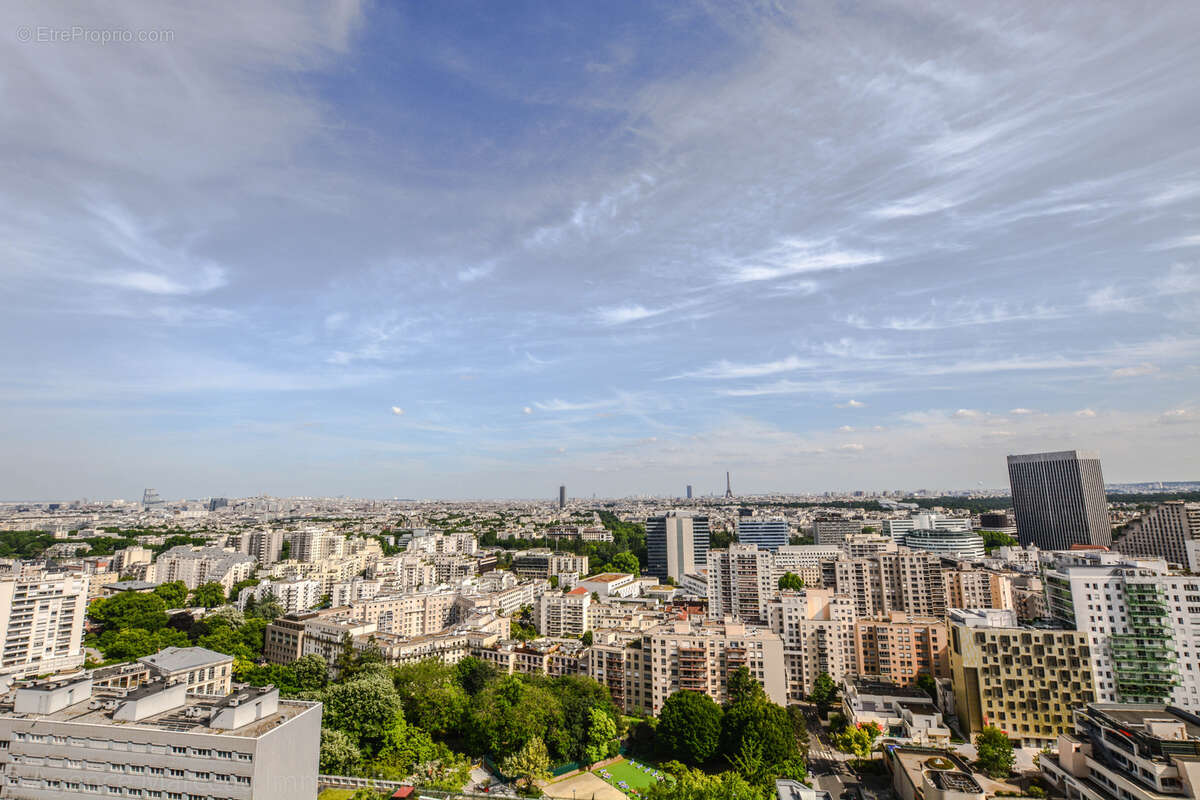 Appartement à COURBEVOIE