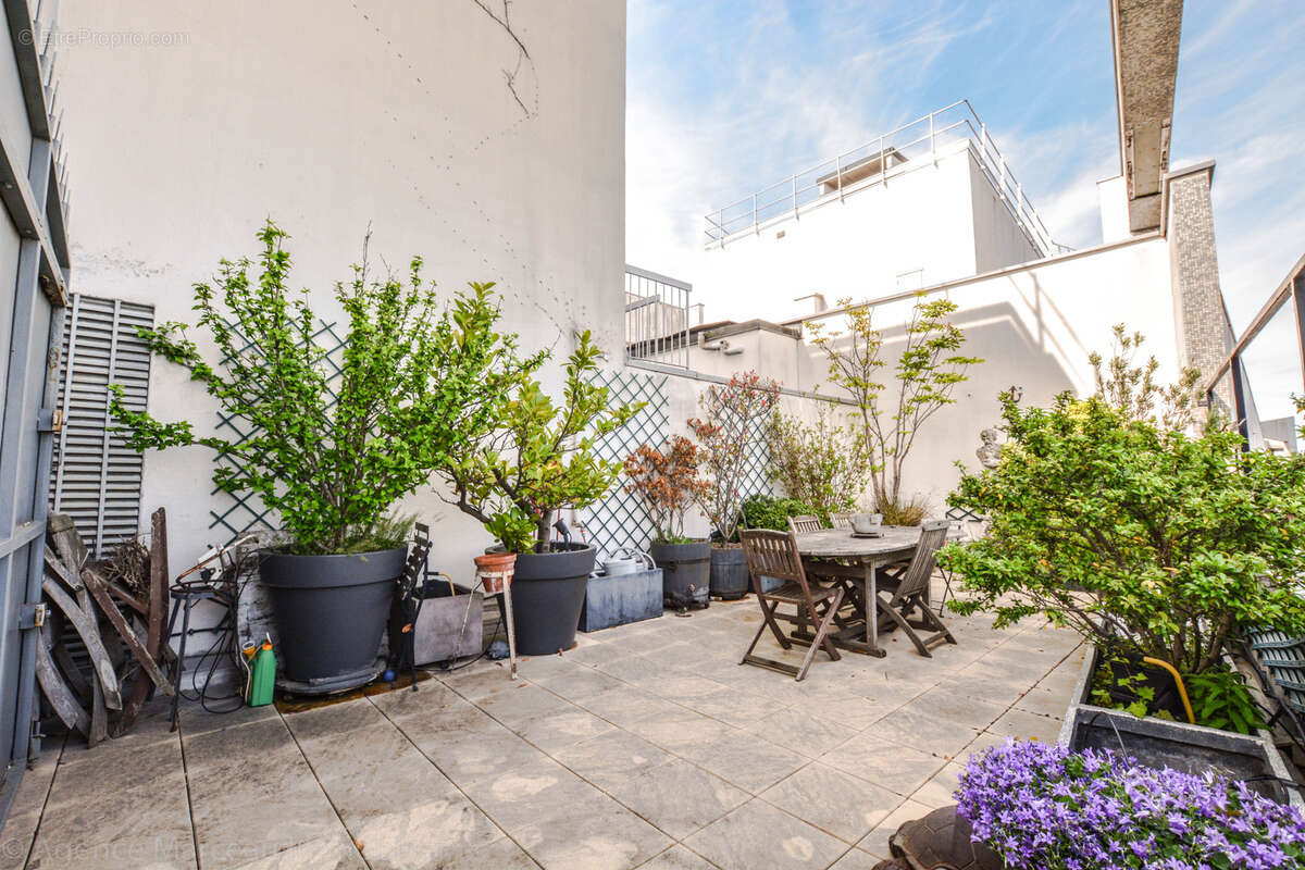 Appartement à COURBEVOIE