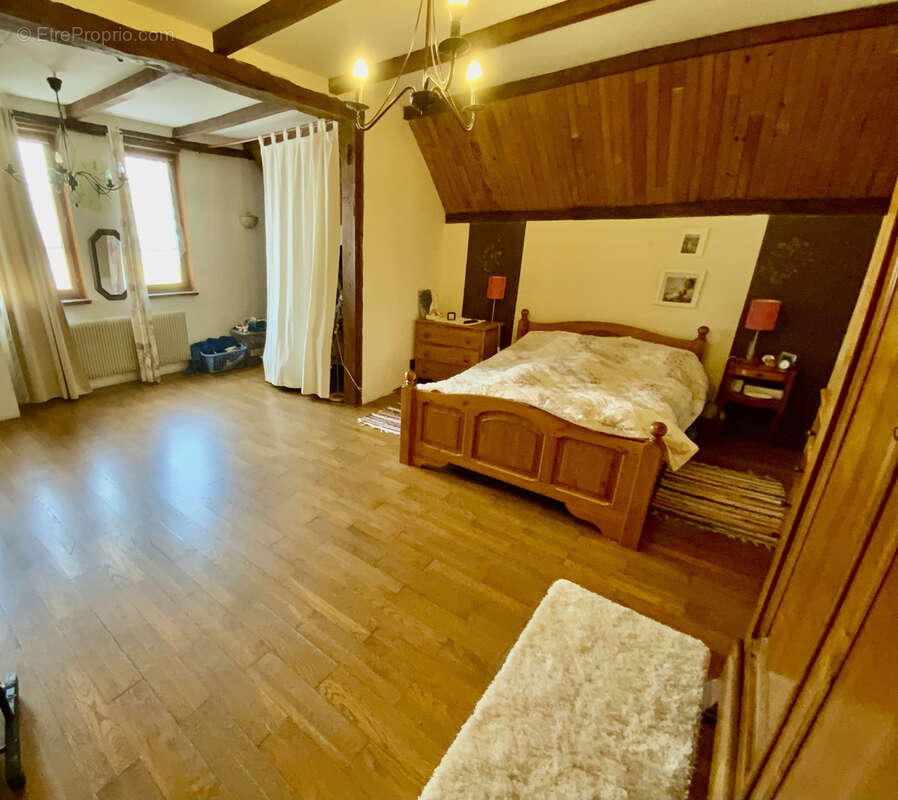 Maison à BRUILLE-SAINT-AMAND