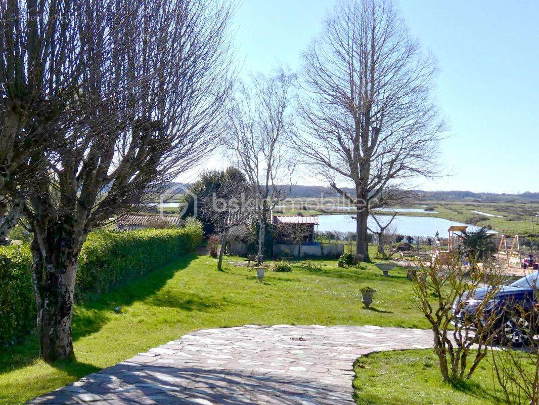 Terrain à HIERS-BROUAGE