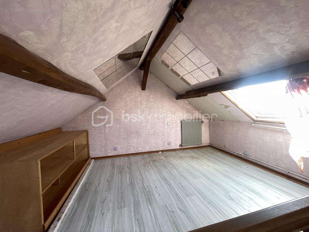 Maison à LACHAPELLE-AUX-POTS