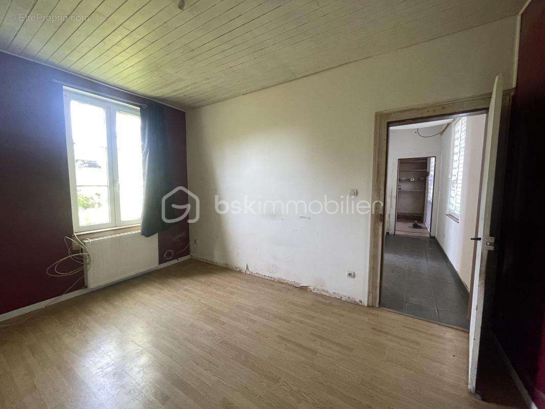 Maison à LACHAPELLE-AUX-POTS