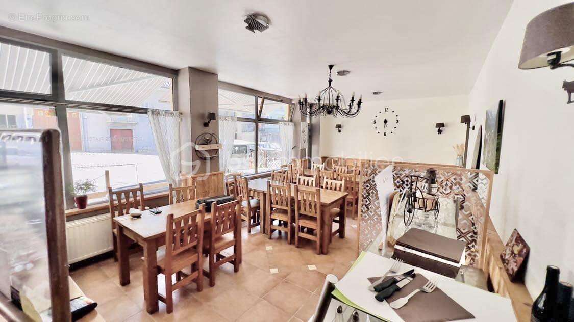 Commerce à FOURNEAUX