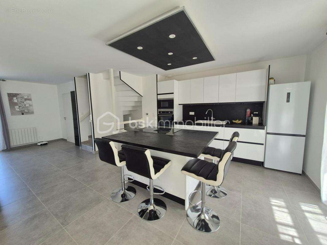 Maison à CARQUEIRANNE