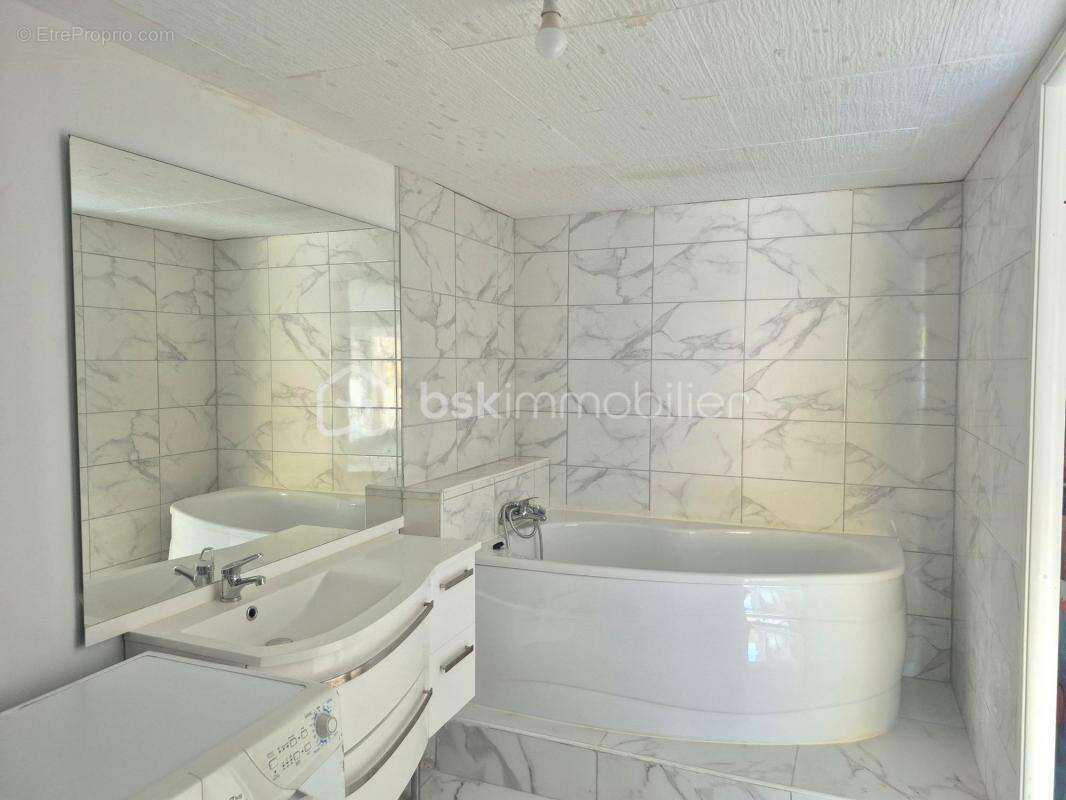 Maison à CARQUEIRANNE