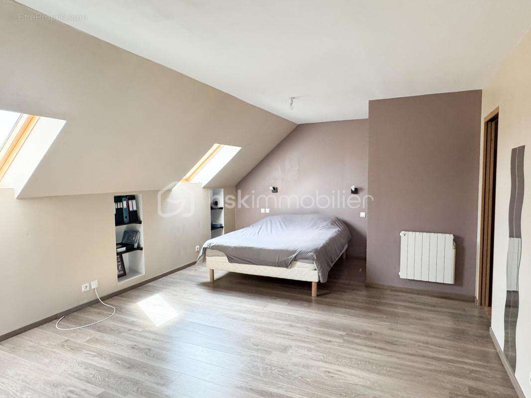 Maison à SAINT-PIERRE-LA-COUR