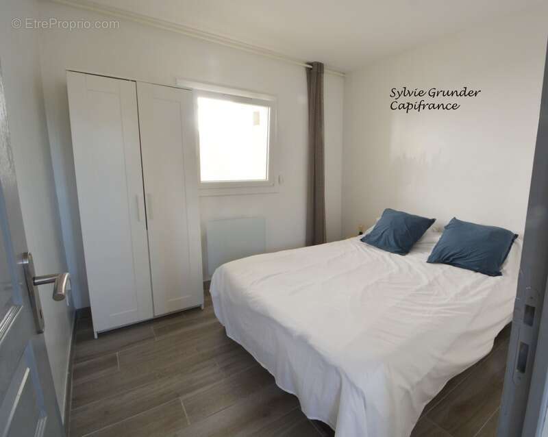 Maison à SAINT-MITRE-LES-REMPARTS