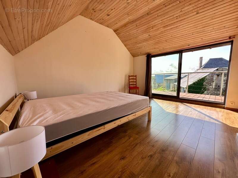 Maison à CHENEHUTTE-TREVES-CUNAULT