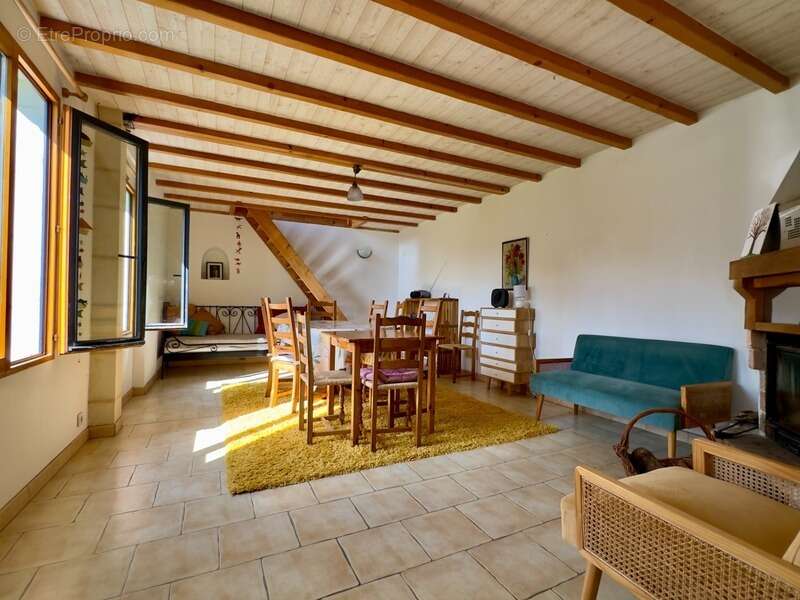 Maison à CHENEHUTTE-TREVES-CUNAULT