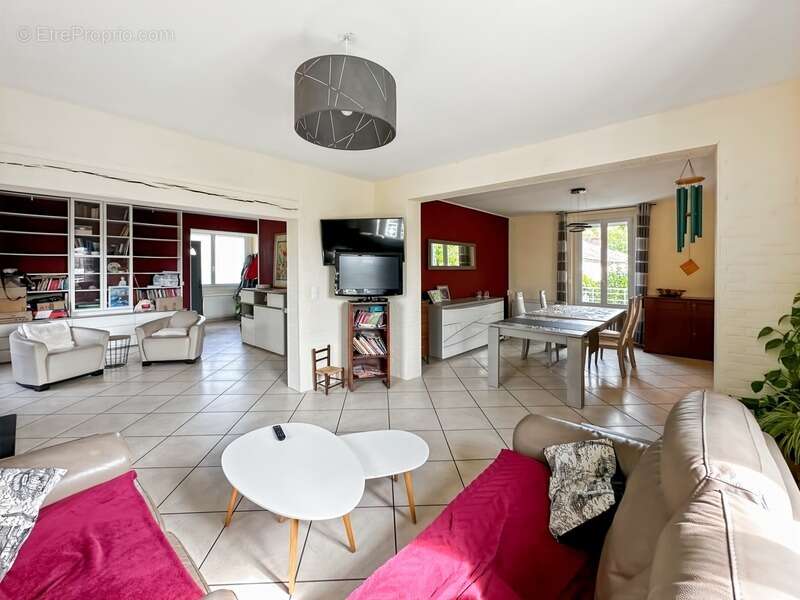 Maison à BAGNEAUX-SUR-LOING