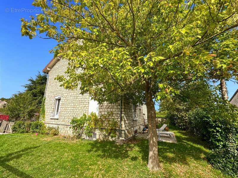 Maison à BAGNEAUX-SUR-LOING