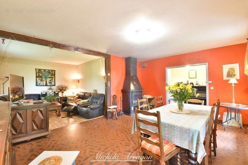 Maison à SAINTE-LIVRADE-SUR-LOT