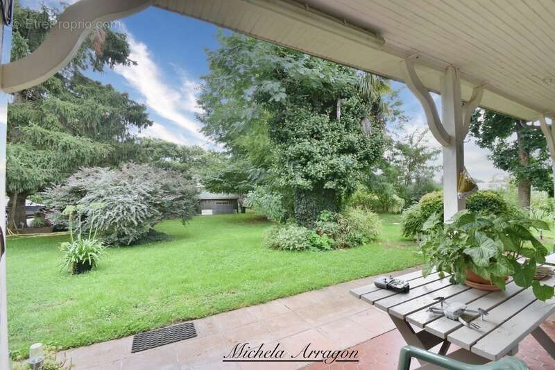 Maison à SAINTE-LIVRADE-SUR-LOT