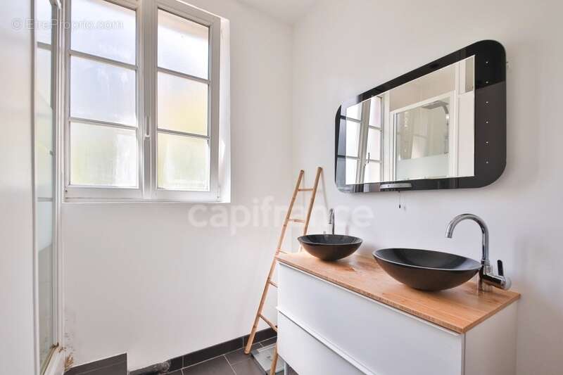 Appartement à SURESNES