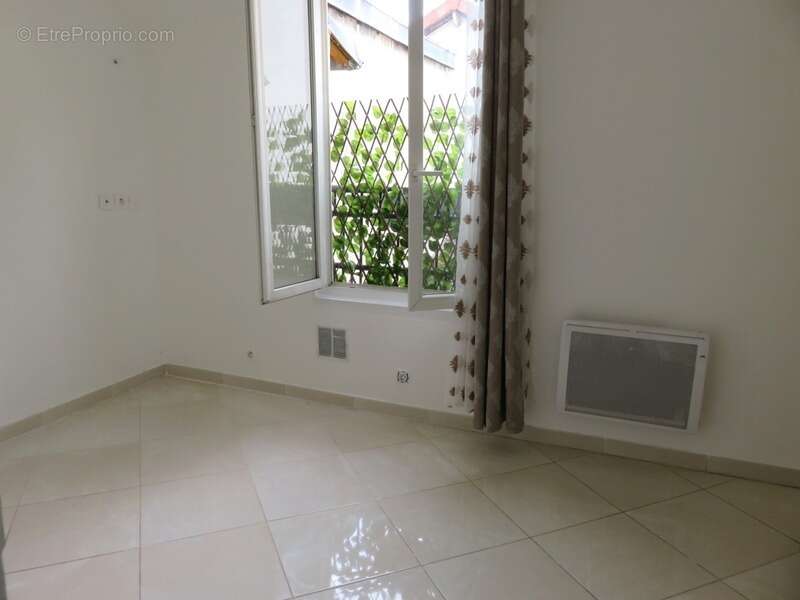 Appartement à AUBERVILLIERS