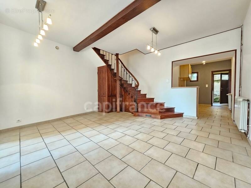 Maison à PANISSIERES