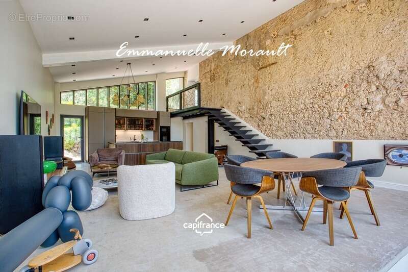 Maison à BAGNOLS-EN-FORET