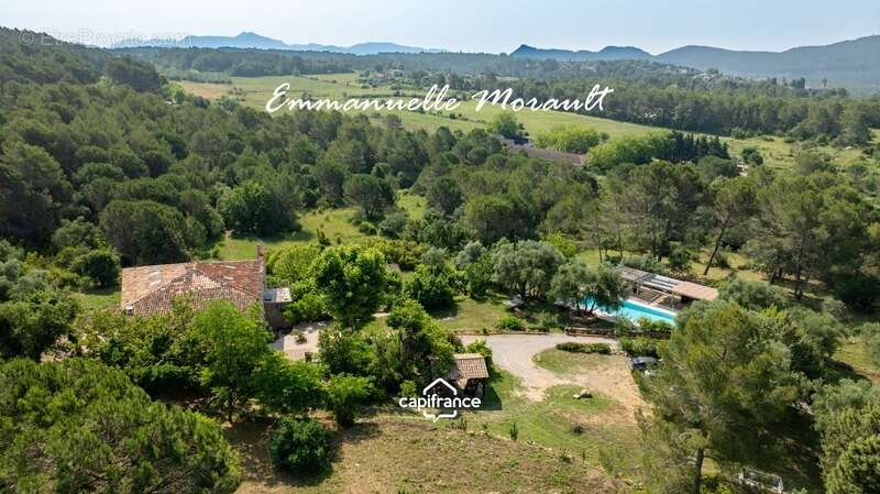 Maison à BAGNOLS-EN-FORET