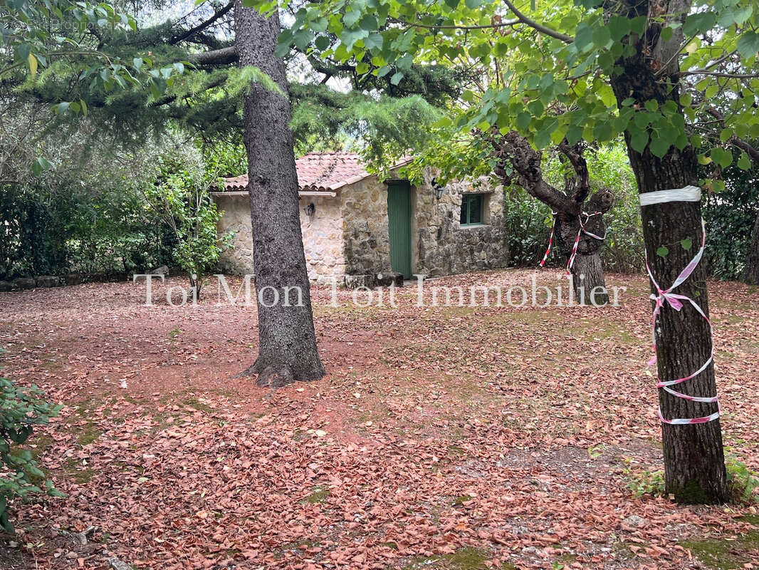 Terrain à AIGREMONT