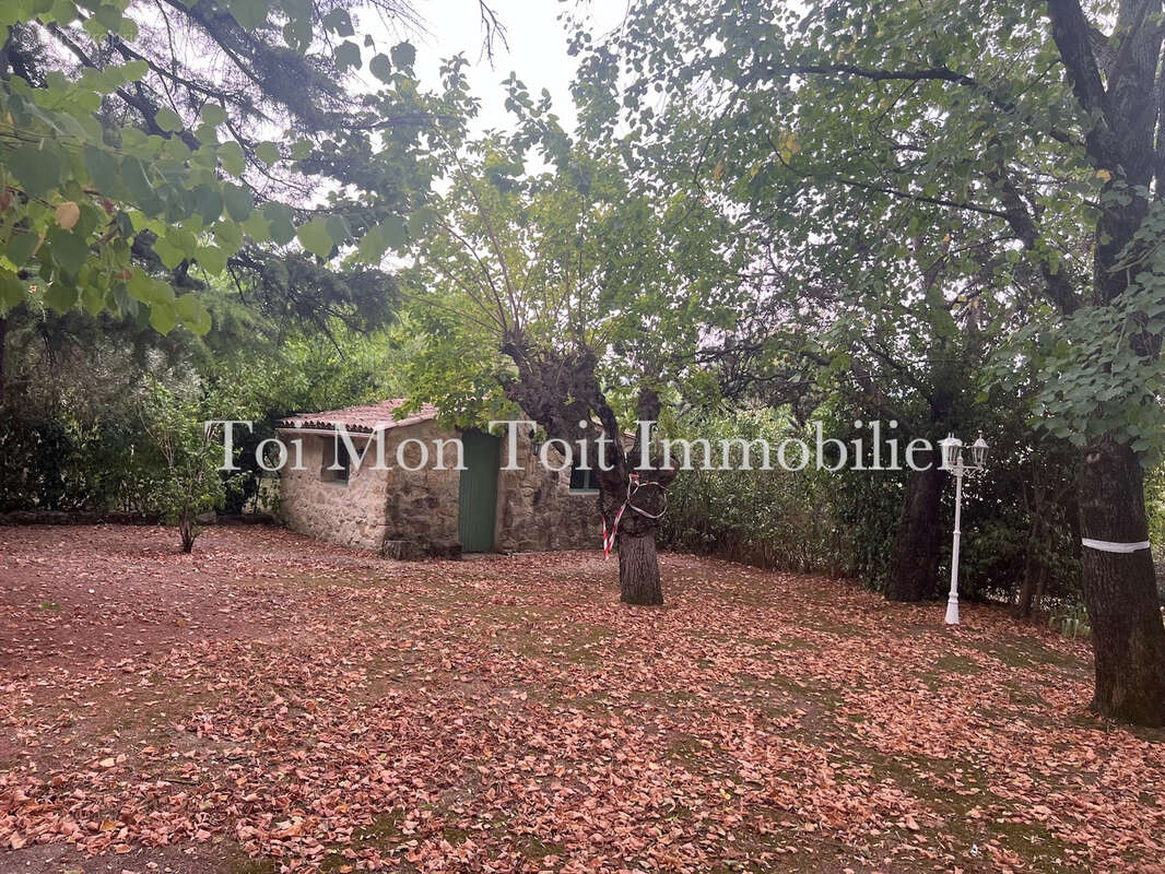 Terrain à AIGREMONT